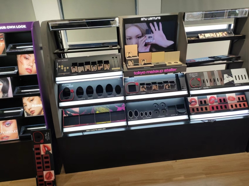 Elegance Unveiled | Custom Acrylic Display Stands for Cosmetics